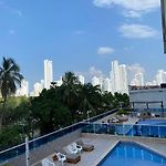 Apartamento con piscina y cerca a la playa