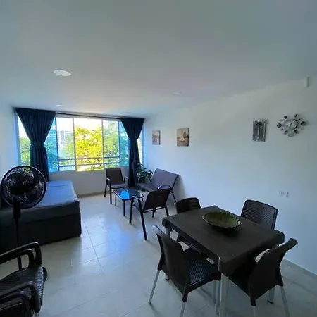 Apartamento Con Piscina Y Cerca A La Playa